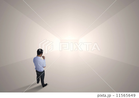 Composite image of bar chart and arrow on key 11565649