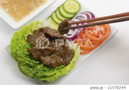Cambodian (Loc Lac)/Vietnamese (Bo Luc Lac) - Beef Salad  11570244