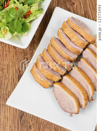 Tea-Smoked Duck Breast and Salad  11573493