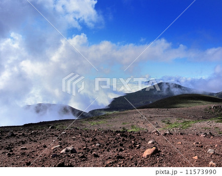 一切経山からの雲海と山脈 11573990
