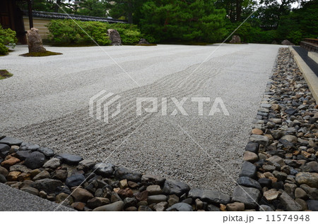 方丈の石庭(大雄苑)(建仁寺/京都市東山区小松町) 方丈の石庭(大雄苑)(建仁寺/京都市東山区小松町) 11574948