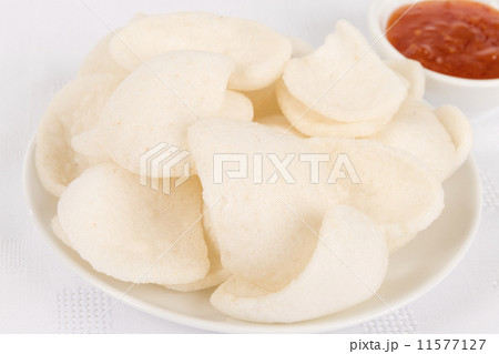 Prawn Crackers - Oriental prawn crisps & sweet chilli sauce dip 11577127