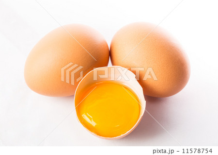 Broken egg isolated placed 11578754