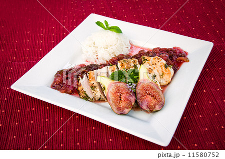 Roasted chicken with fig chutney 11580752