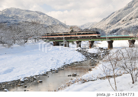 冬の高山本線 11584773