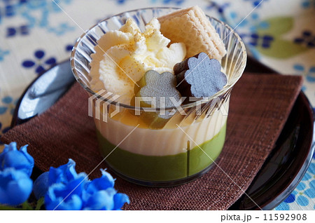 ホワイトチョコと抹茶のムース 11592908