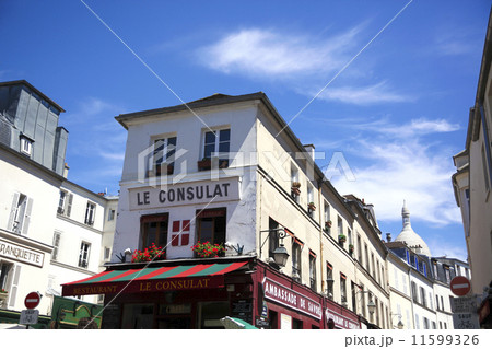 ［PARIS］パリモンマルトルの丘の街並・サクレ・クール寺院を望む［Montmartre］367 11599326