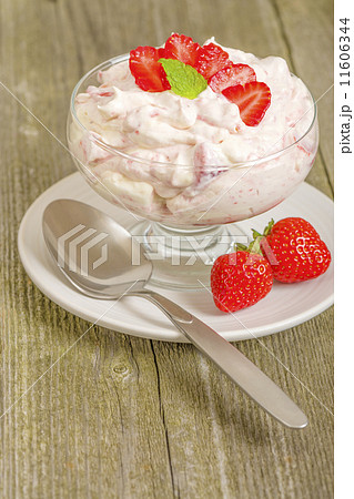 Eton Mess - Strawberries with whipped cream and meringue.  11606344