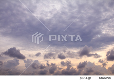 sky with clouds 11608890