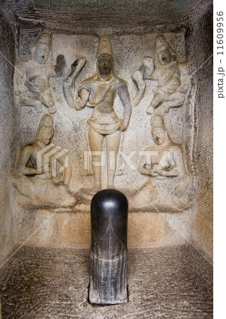 Hindu Cave Temple - Mahabalipuram - India Hindu Cave Temple - Mahabalipuram - India 11609956