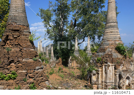 Ancient Crumbling Stupa - Ithein - Myanmar Ancient Crumbling Stupa - Ithein - Myanmar 11610471