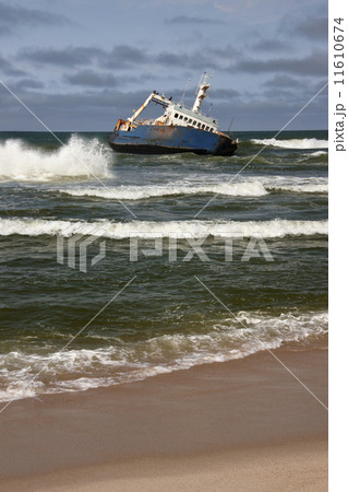 Shipwreck - Skeleton Coast - Namibia 11610674