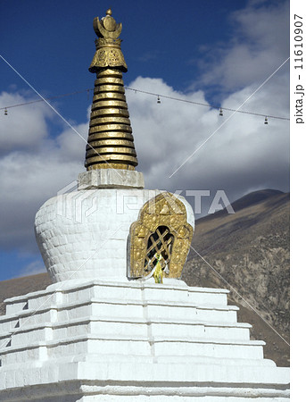 Buddhist stupa - Lhasa - Tibet 11610907