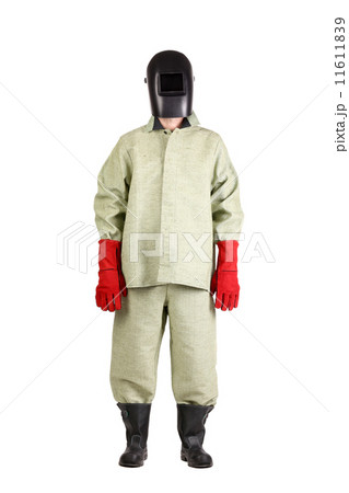 Portrait of confident welder in the mask. 11611839