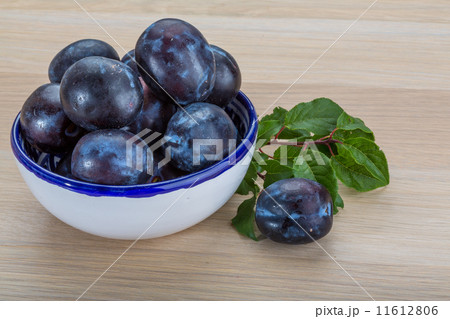 Fresh plums Fresh plums 11612806