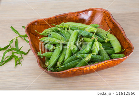 Green fresh peas 11612960