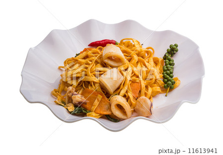 Fried noodles with calamari Fried noodles with calamari 11613941