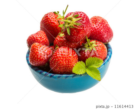Strawberry in the bowl 11614413