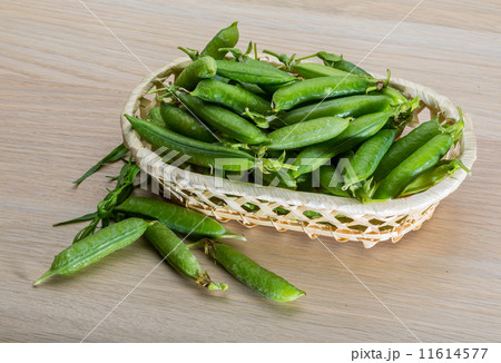 Green fresh peas 11614577