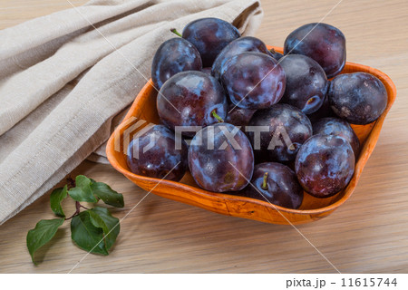 Ripe fresh plum 11615744