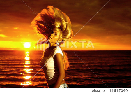 golden hair motion 11617040