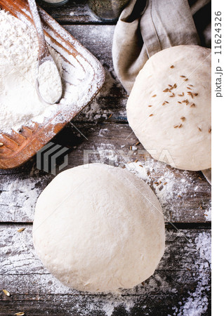 Baking bread Baking bread 11624326
