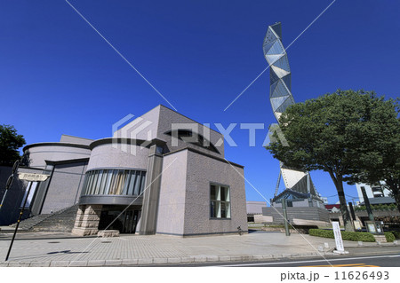 水戸芸術館と天高く昇る水龍をモチーフにしたシンボルタワー 水戸芸術館と天高く昇る水龍をモチーフにしたシンボルタワー 11626493
