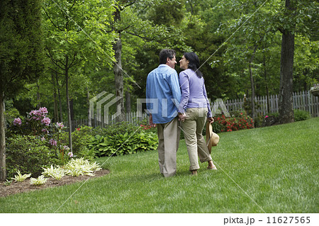 Hispanic couple holding hands Hispanic couple holding hands 11627565