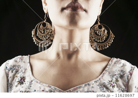 Indian woman in traditional dress 11628697