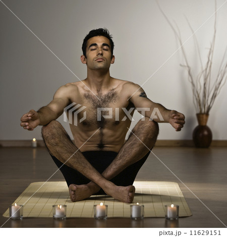 Indian man meditating 11629151