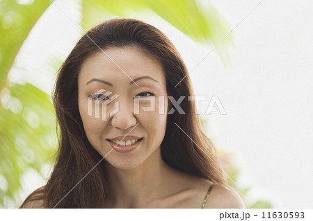 Close up of Asian woman smiling 11630593