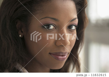 Portrait of young woman smiling Portrait of young woman smiling 11632615