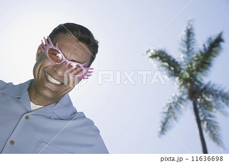 Hispanic man wearing sunglasses Hispanic man wearing sunglasses 11636698