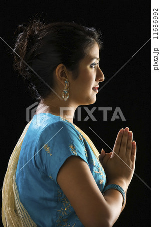 Indian woman in traditional dress 11636992