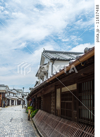 柳井白壁の町と金魚ちょうちん 11637488