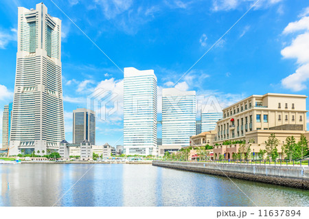横浜みなとみらいの風景(横浜市中区、汽車道付近より) 横浜みなとみらいの風景(横浜市中区、汽車道付近より) 11637894