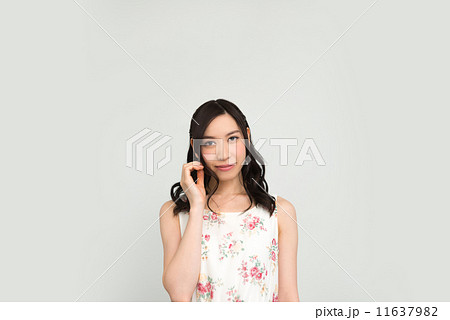 髪に触る 11637982