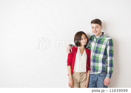 国際結婚カップル 国際結婚カップル 11639099