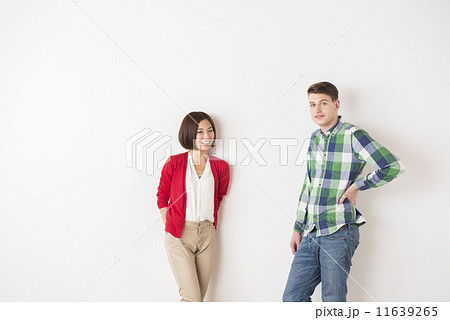 国際結婚カップル 11639265