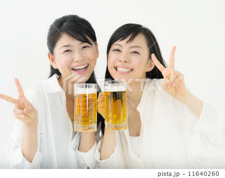 ビール・若い女性 ビール・若い女性 11640260
