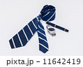 ストライプのネクタイとペン 11642419