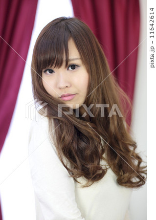 若い女性 ヘアスタイル 若い女性 ヘアスタイル 11642614