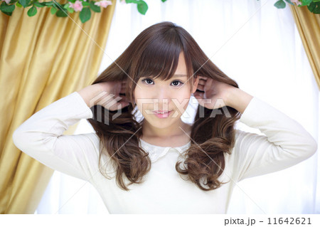 若い女性　ヘアスタイル 11642621