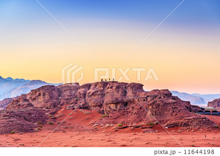 2014年1月1日のヨルダンの早朝(ヨルダン、ワディ・ラム) 11644198