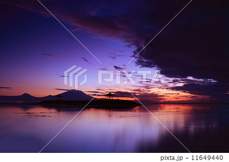 バリ島　サヌールの朝焼け 11649440