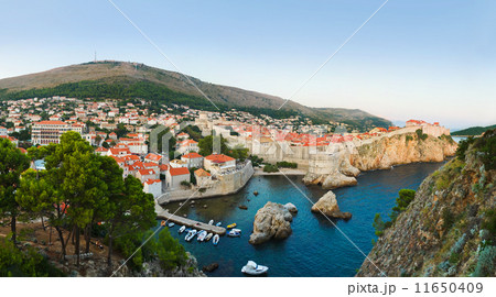 Panorama of Dubrovnik, Croatia at sunset 11650409