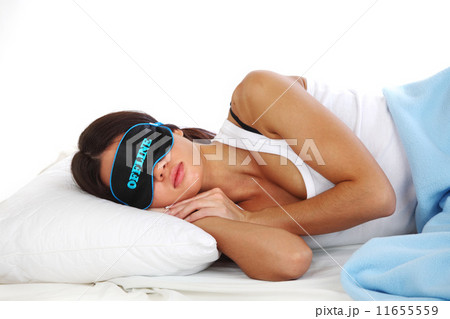 offline sleeping woman 11655559