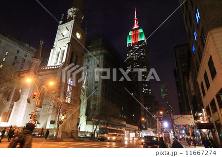 Marble Collegiate Church とエンパイアステートビル（クリスマスバージョン） 11667274