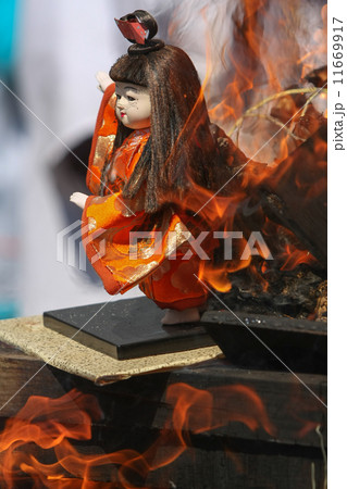 人形供養 11669917