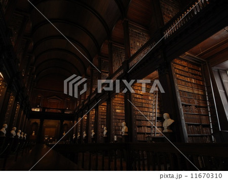 トリニティ・カレッジ図書館 11670310